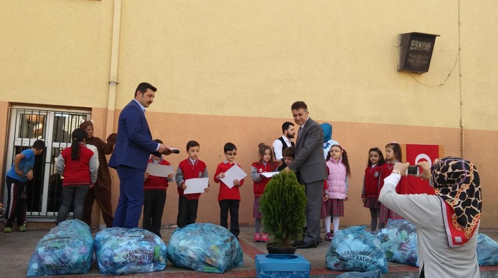 Okullar Arası Geri Dönüşüm Toplama Yarışması ile Çevreci Öğrenciler İşbaşında 