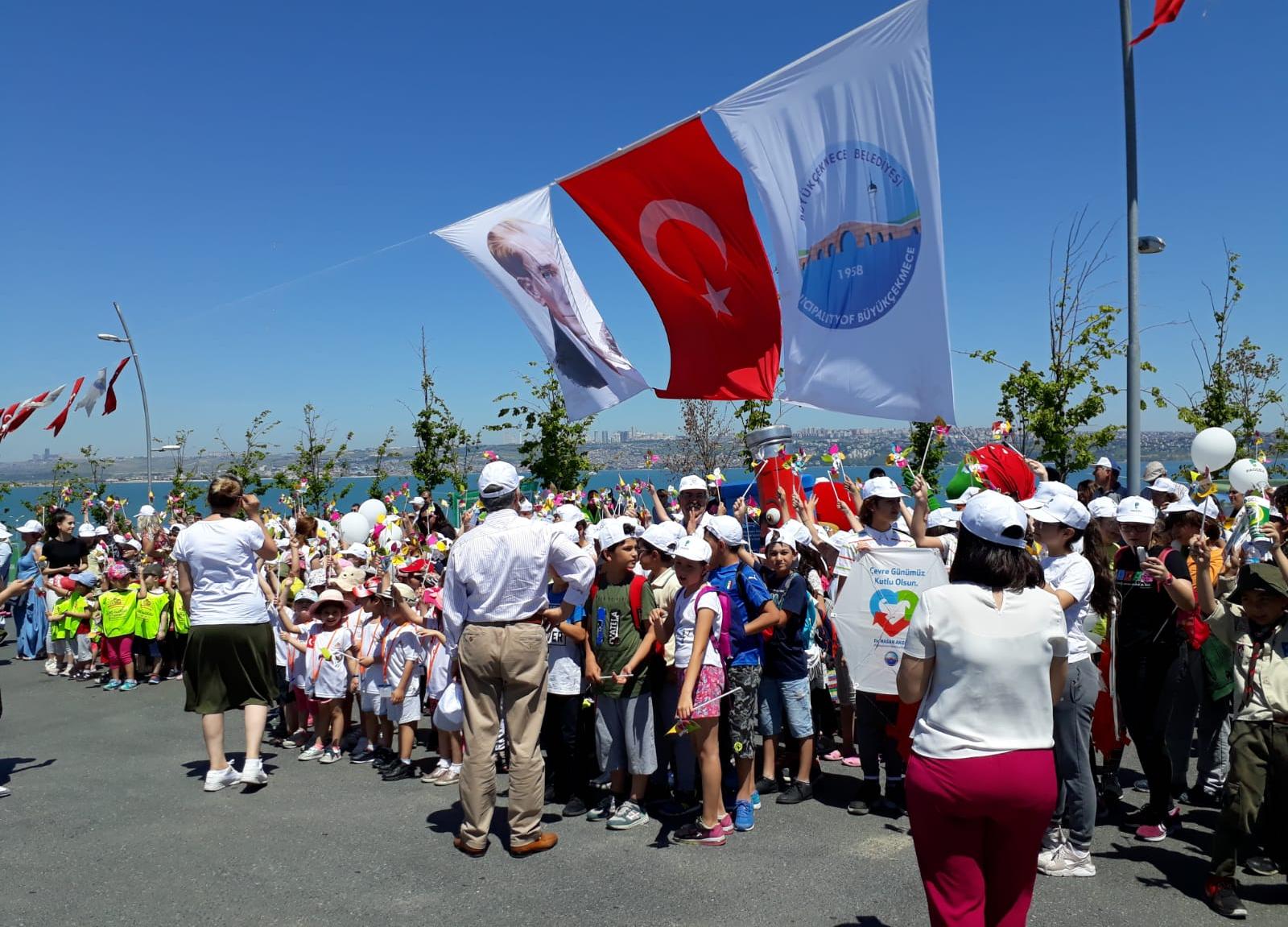 Büyükçekmece Belediyesi Dünya Çevre Günü'nde 1001 Zeytin Fidanı Dikti